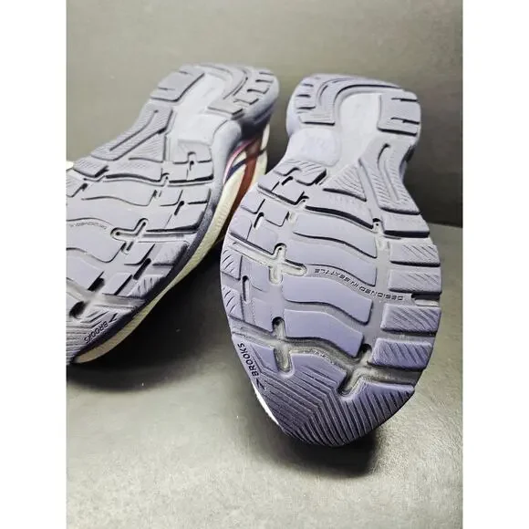 Brooks Women 9 Comfy footwear - Picture 3 of 9